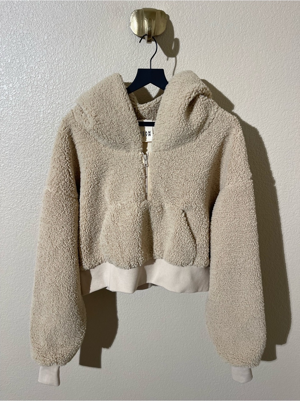 ROAM Women's Cropped Teddy Sherpa Hoodie in Beige